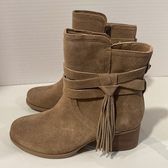 Koolaburra by Ugg Kenz Ankle Boot Block Heel Beige Sz 6 Round Toe - Picture 2 of 8